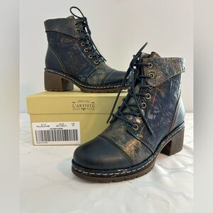 L'ARTISTE Women's Multicolor Lace-Up Boots